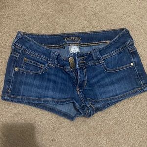 Low rise Decree stretch size 5 blue denim shorts